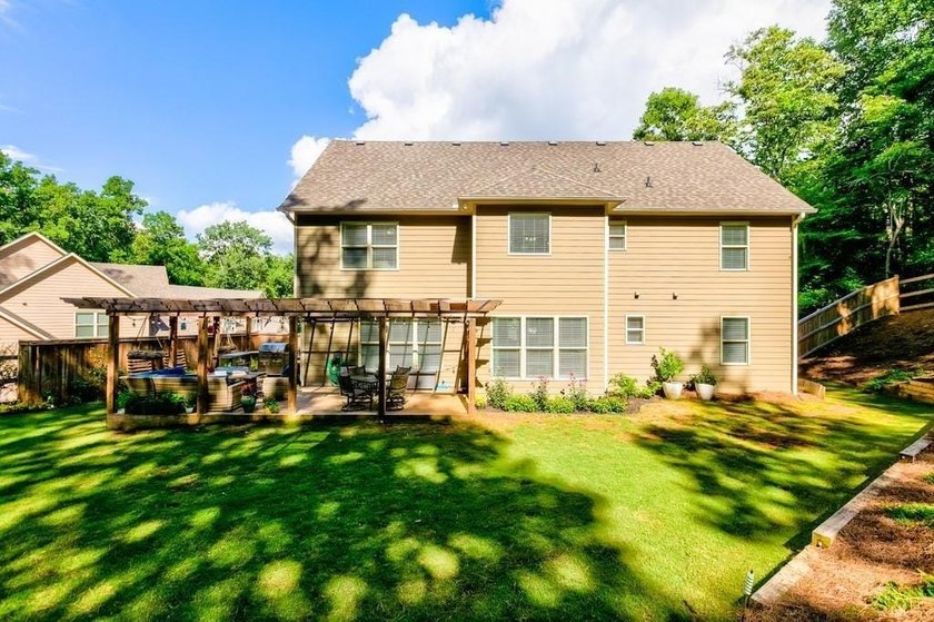 Gorgeous residence in prime Sugar Hill location. Nestled on a - photo 29