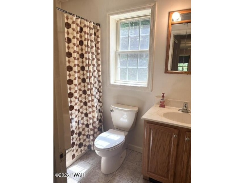 PRICED to SELL. This raised ranch is on 1.08 acres and has 3 - photo 15