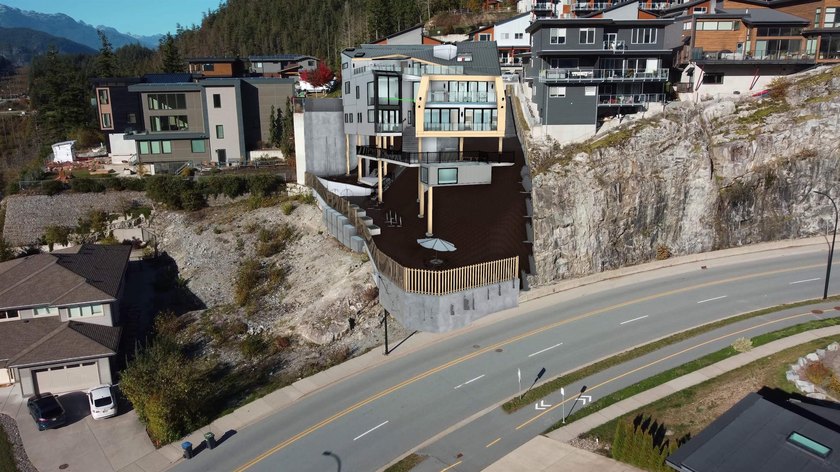 Welcome to Skyridge! One of Squamish's most sought-after - photo 21