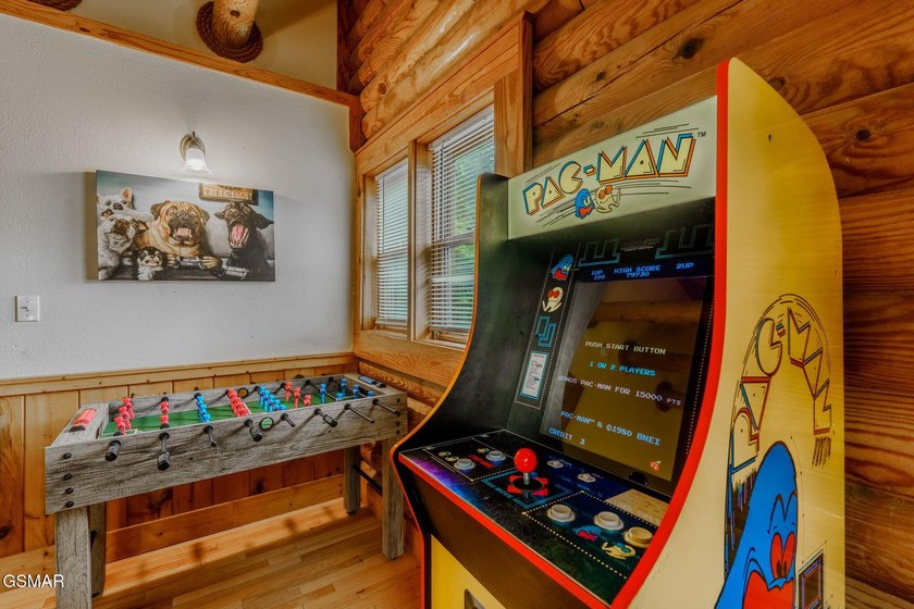 WESOME CABIN IN THE HEART OF PIGEON FORGE THAT PUTS YOU RIGHT IN - photo 22
