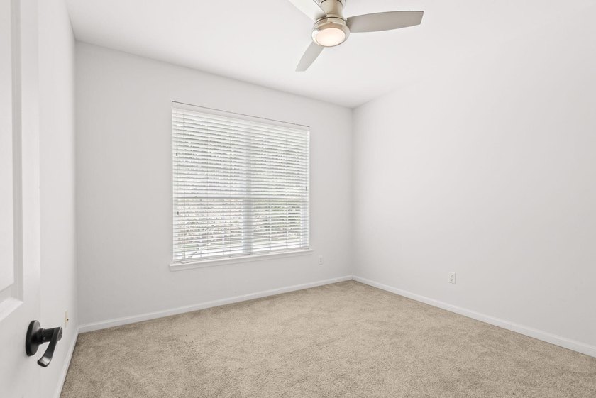 Welcome to the perfect family home in the desirable Bay Harbour - photo 33