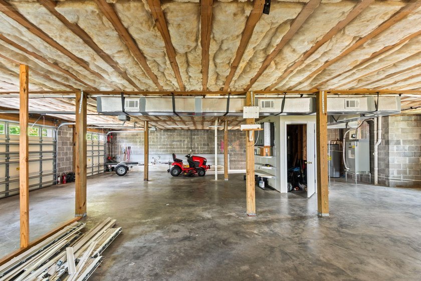 Welcome to the perfect family home in the desirable Bay Harbour - photo 50