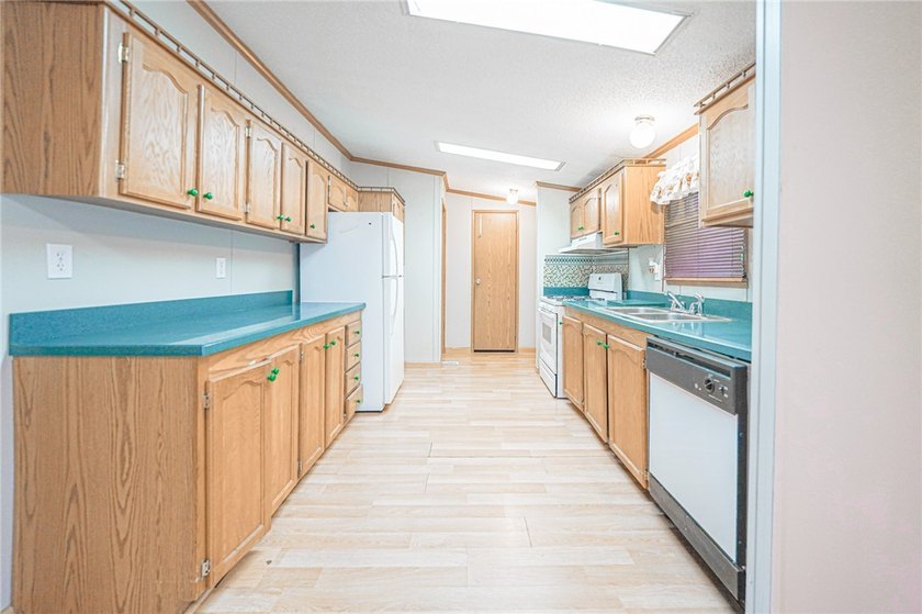 This SPACIOUS 3-bedroom, 2-bath ranch home sits on a corner lot - photo 22