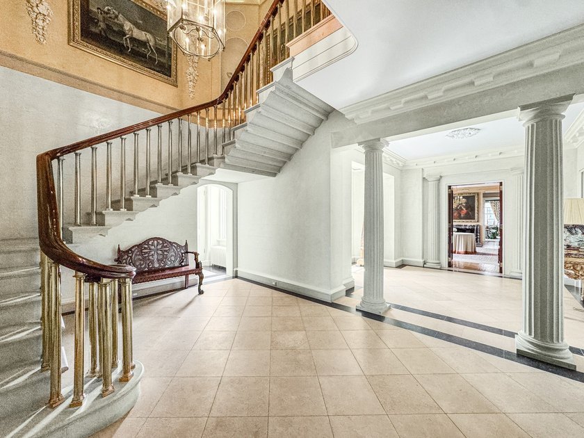 One of Chicago's finest cooperative residences, this - photo 4