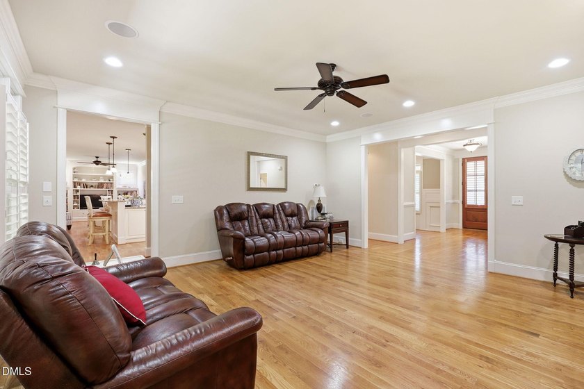 Excellent Convenient Location, Quality &amp; Beautiful, All Brick - photo 11