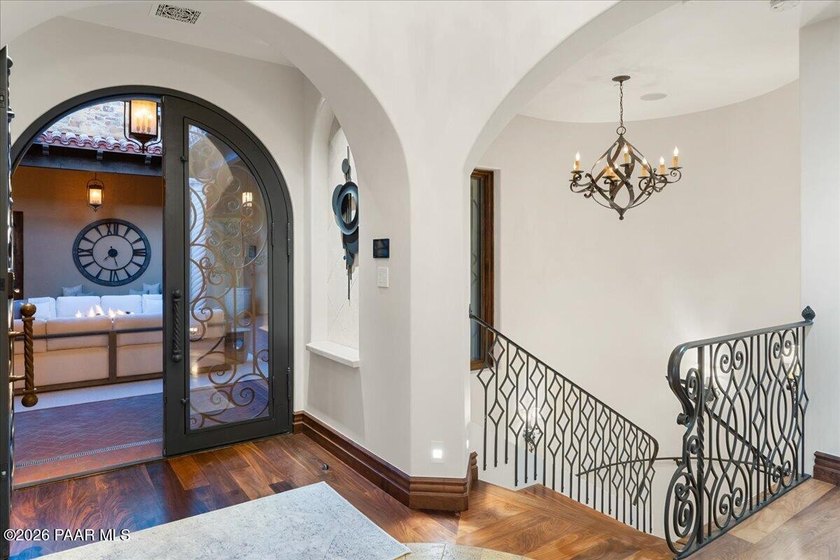 Welcome to ''Casa Di Buona Fortuna'' Architecturally Refined - photo 17