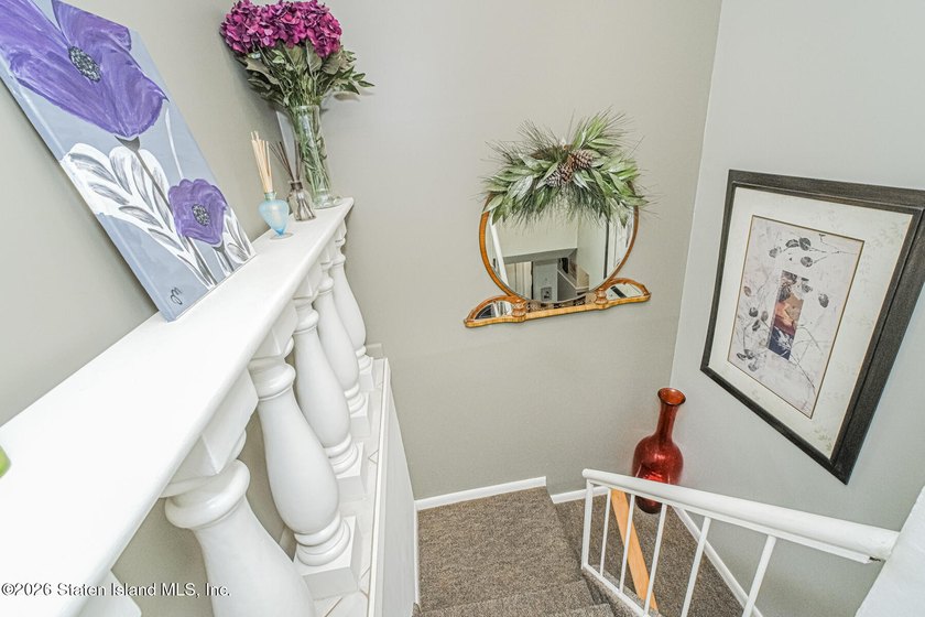 ***93 Mimosa Lane***Welcome to this absolutely stunning home - photo 17