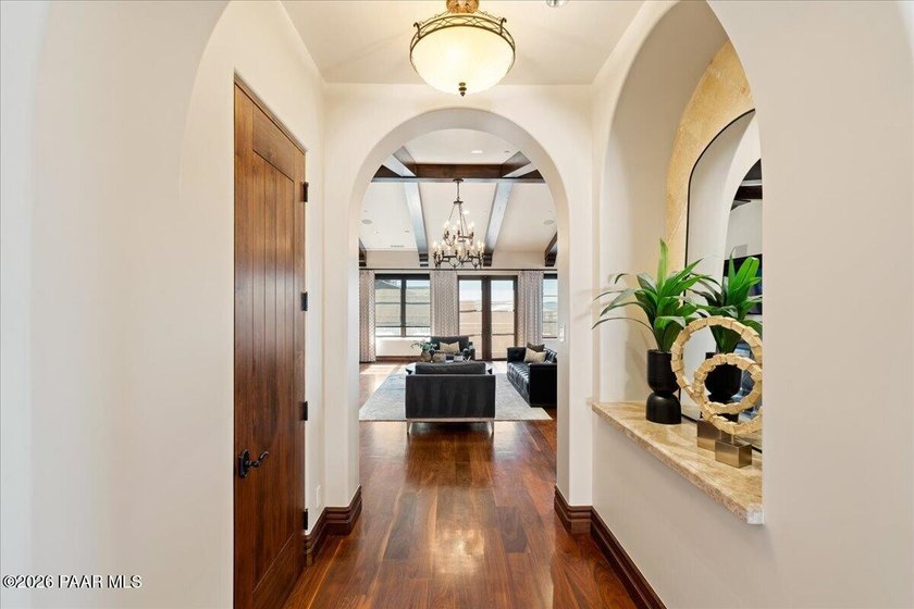 Welcome to ''Casa Di Buona Fortuna'' Architecturally Refined - photo 22