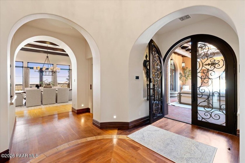 Welcome to ''Casa Di Buona Fortuna'' Architecturally Refined - photo 25
