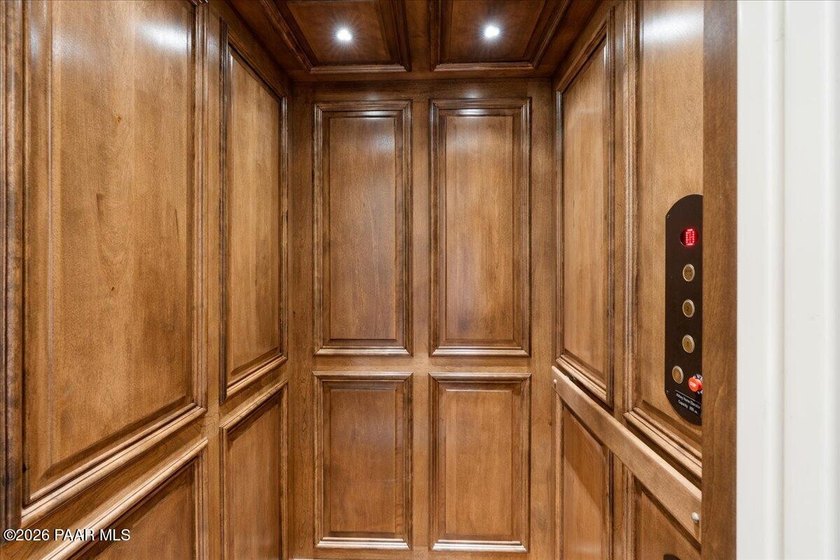 Welcome to ''Casa Di Buona Fortuna'' Architecturally Refined - photo 28