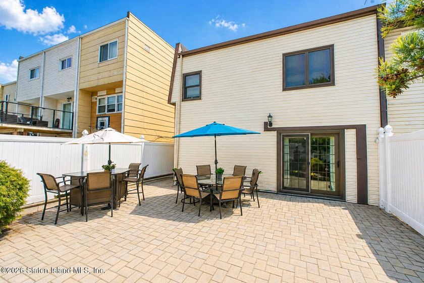 ***93 Mimosa Lane***Welcome to this absolutely stunning home - photo 33