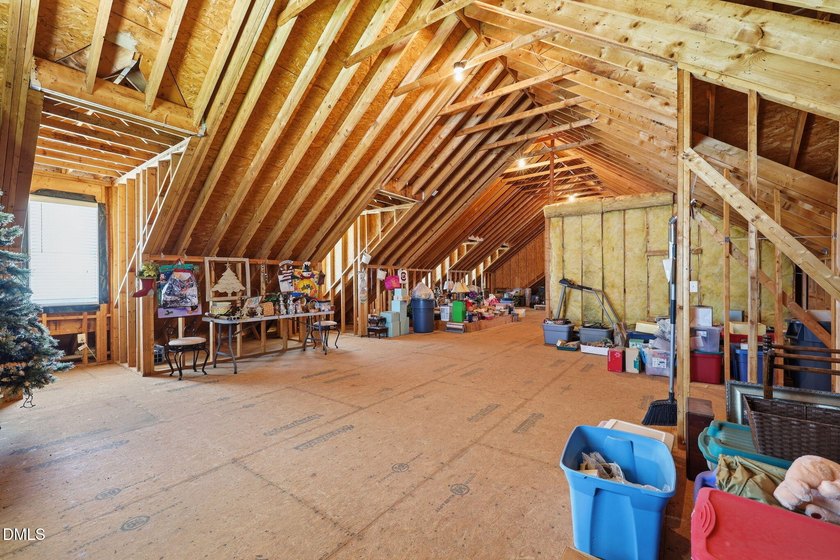 Excellent Convenient Location, Quality &amp; Beautiful, All Brick - photo 34