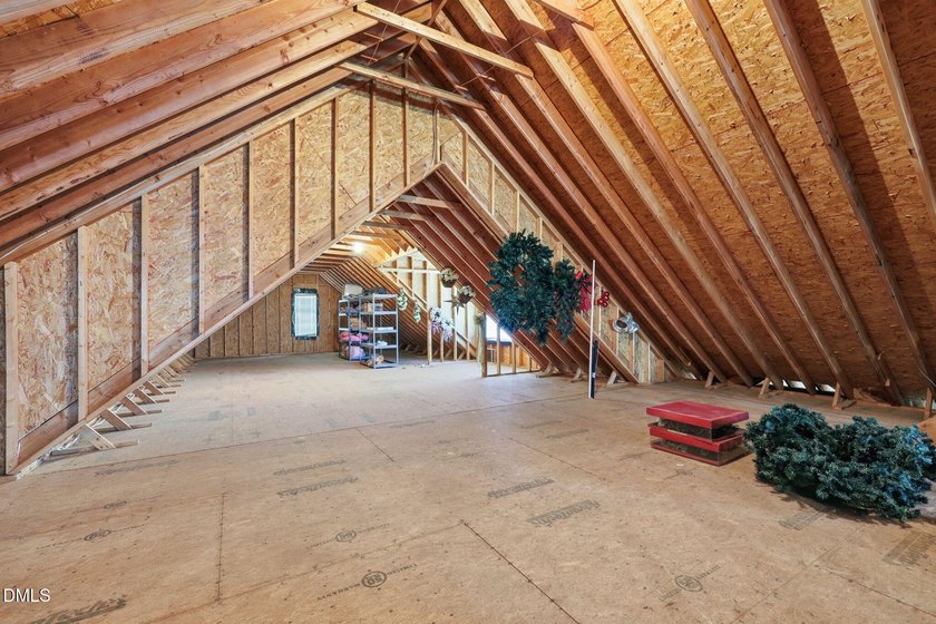 Excellent Convenient Location, Quality &amp; Beautiful, All Brick - photo 37