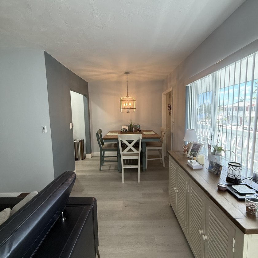 Come and see this beautiful remodeled 2 bedroom, 1 bath condo - photo 7