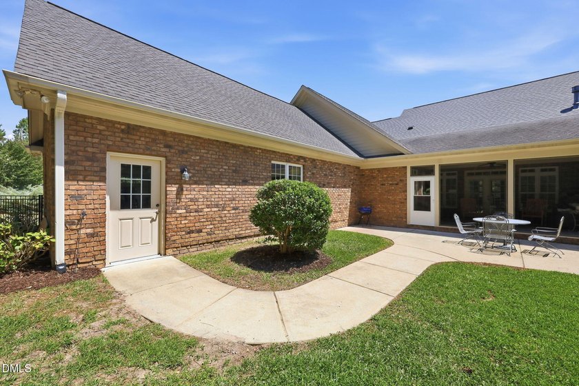 Excellent Convenient Location, Quality &amp; Beautiful, All Brick - photo 42