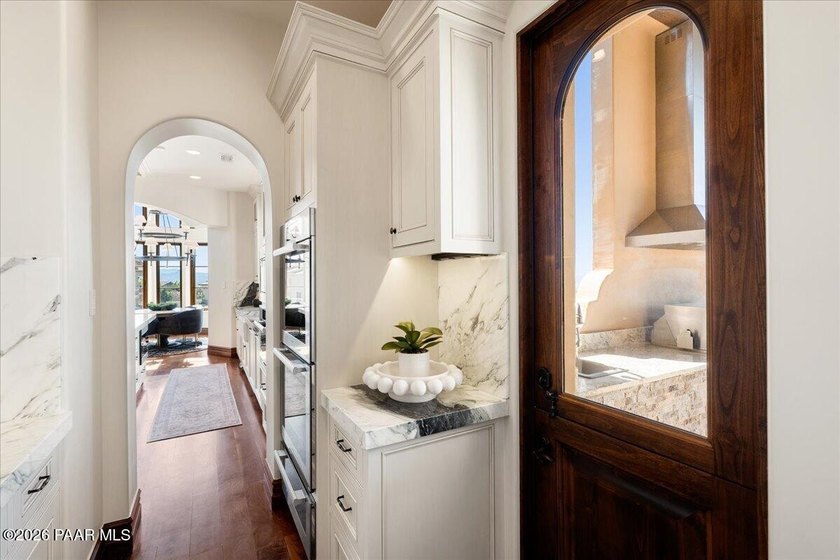 Welcome to ''Casa Di Buona Fortuna'' Architecturally Refined - photo 48
