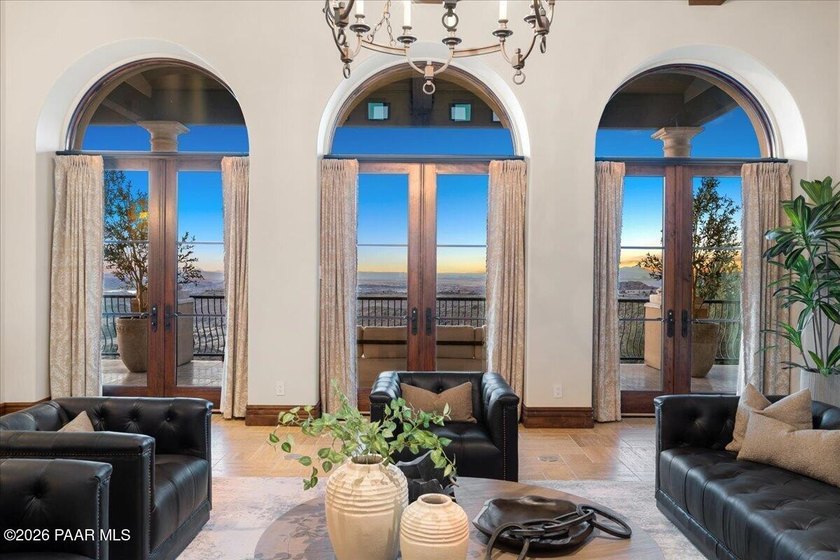 Welcome to ''Casa Di Buona Fortuna'' Architecturally Refined - photo 56