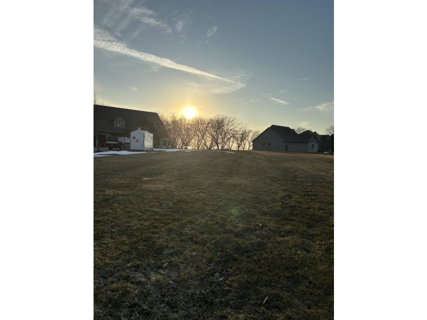 Sensational, .96 acre lake lot in Sherwood with over 100 feet on - photo 10