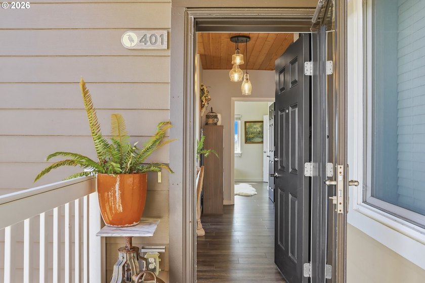 Don't miss this rare chance to own a remarkable penthouse - photo 4