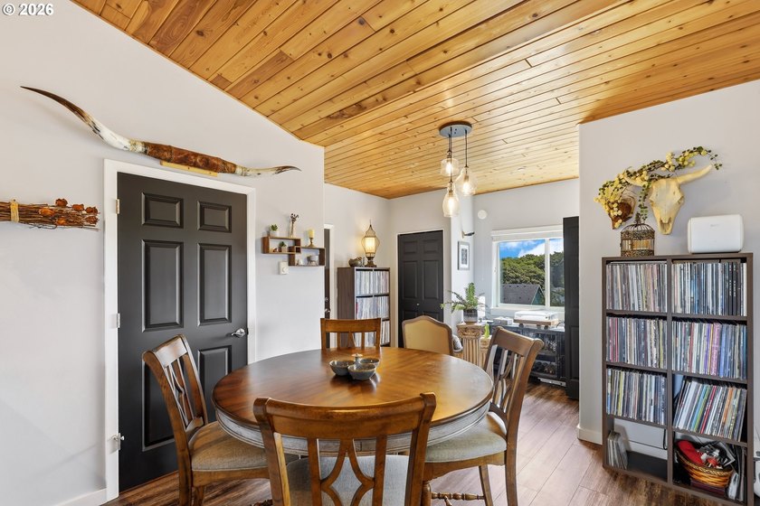 Don't miss this rare chance to own a remarkable penthouse - photo 8