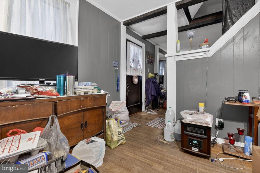 Welcome to 119 Calvert St in Jersey Shore - a spacious property - photo 13