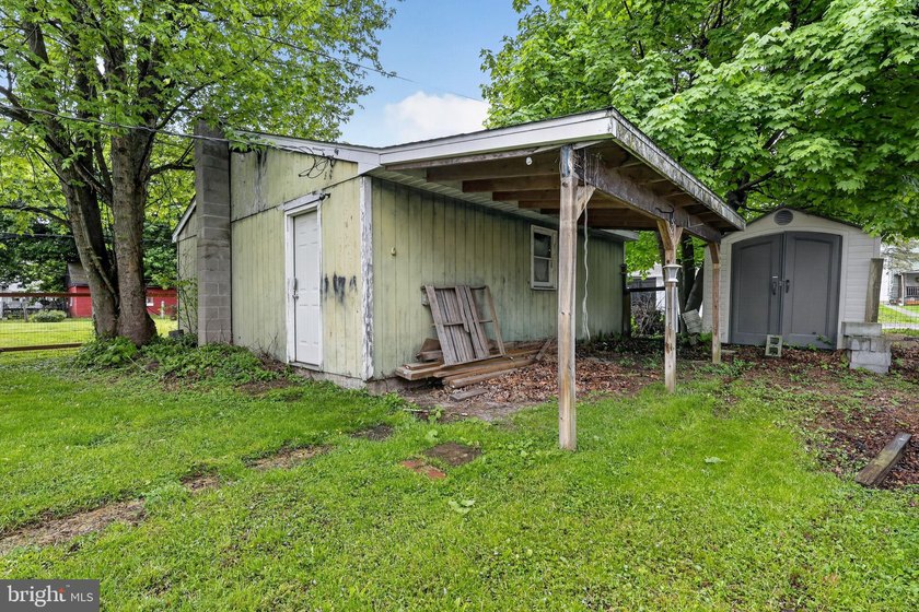 Welcome to 119 Calvert St in Jersey Shore - a spacious property - photo 19
