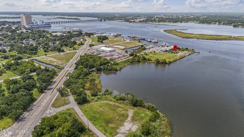 An extraordinary opportunity awaits on the Back Bay of Biloxi, a - photo 4