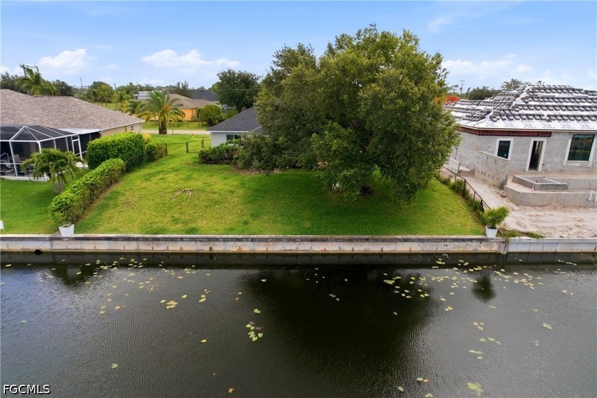 PRICE ADJUSTMENT! Welcome to this beautifully updated 3-bedroom - photo 4