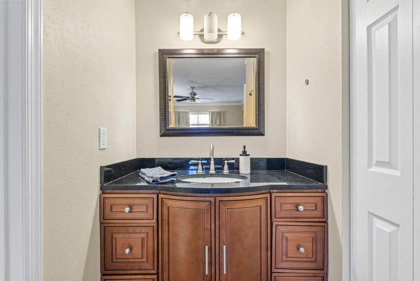 Welcome to this beautifully renovated 2-bedroom, 2-bathroom - photo 13