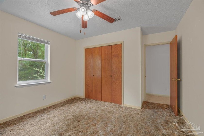 12 Acre Estate! Hidden behind beautiful mature oak trees and - photo 30