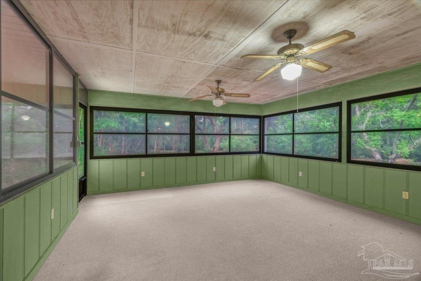 12 Acre Estate! Hidden behind beautiful mature oak trees and - photo 31