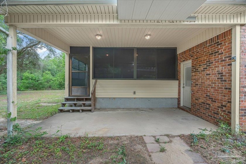 12 Acre Estate! Hidden behind beautiful mature oak trees and - photo 35