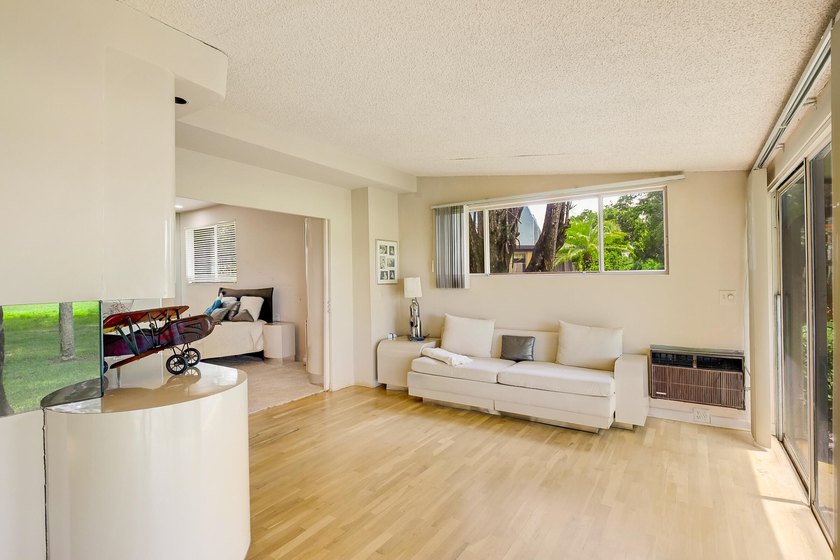 Beautifully maintained 3-bedroom townhouse in a sought-after 55+ - photo 6