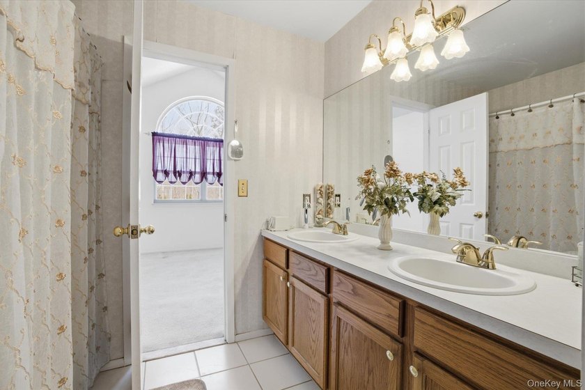2 Bedroom 1.5 Bath Condo in East Islip School District. Larger - photo 16