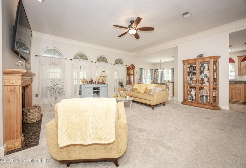 Looking for space, flexibility, and a neighborhood you'll love - photo 18