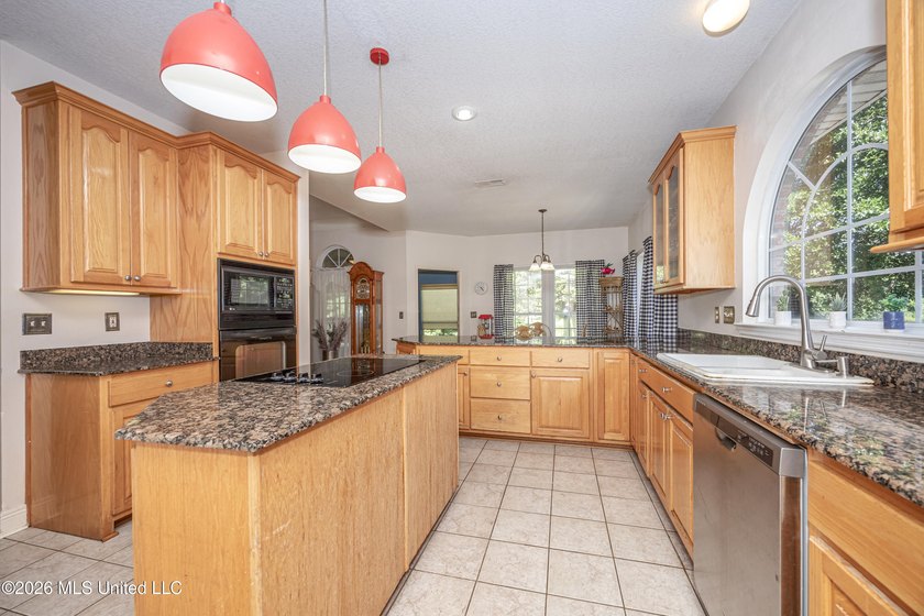 Looking for space, flexibility, and a neighborhood you'll love - photo 25