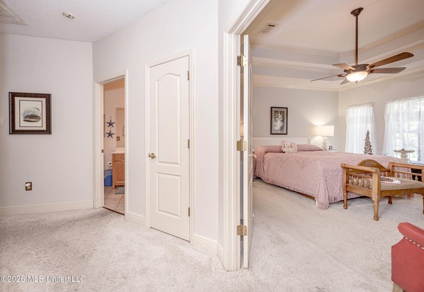 Looking for space, flexibility, and a neighborhood you'll love - photo 35
