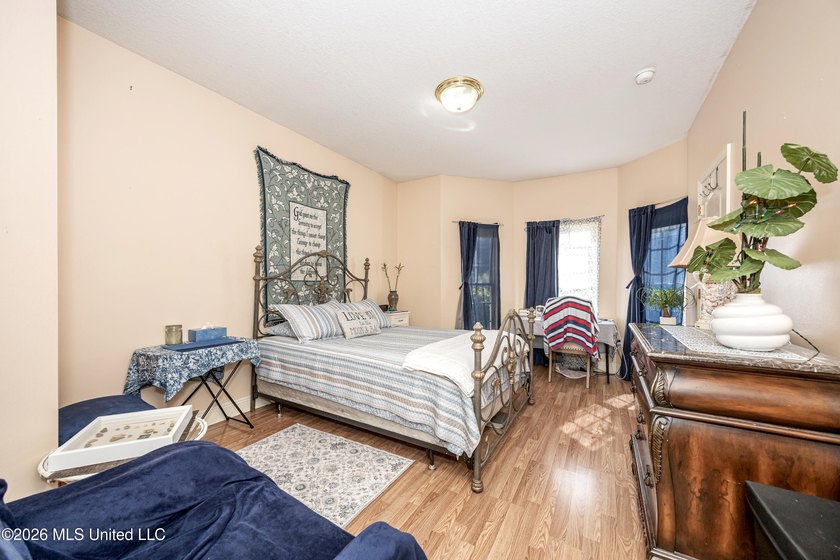 Looking for space, flexibility, and a neighborhood you'll love - photo 47