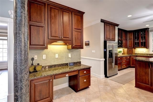 Beautifully situated at the end of a cul-de-sac in the desirable - photo 17