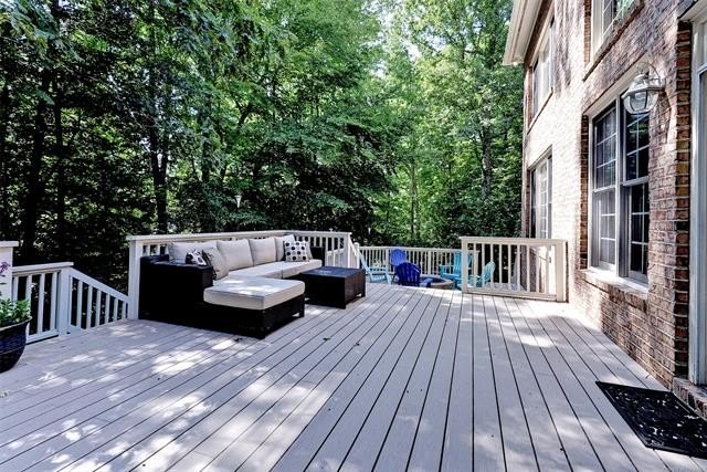 Beautifully situated at the end of a cul-de-sac in the desirable - photo 35