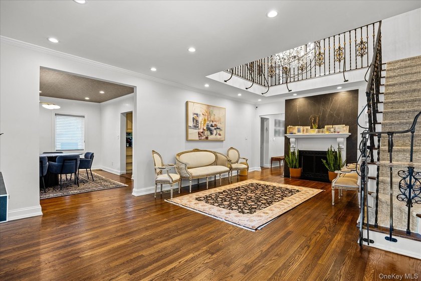 Welcome to this elegant, bright, and sun-drenched renovated - photo 7