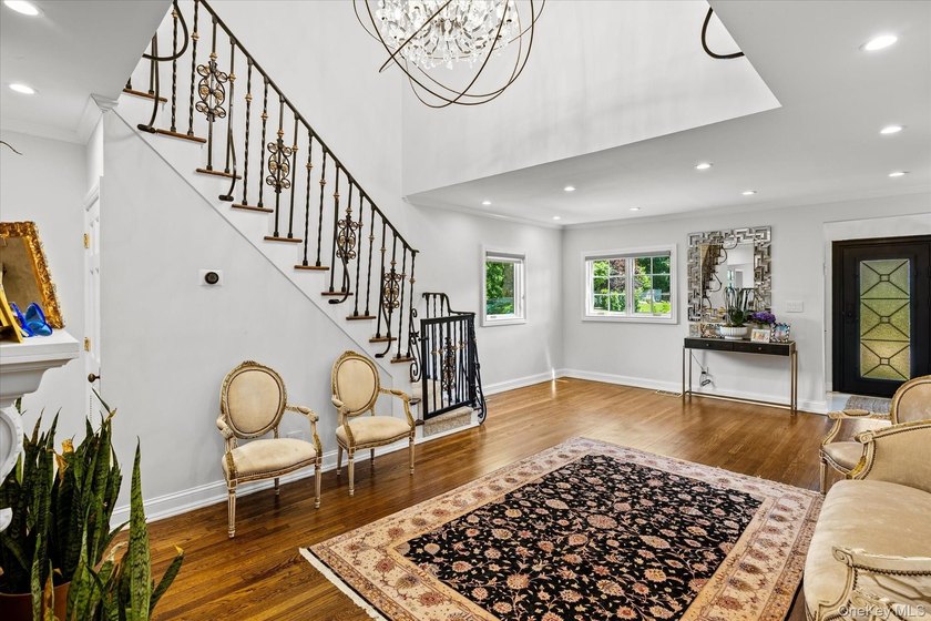 Welcome to this elegant, bright, and sun-drenched renovated - photo 8