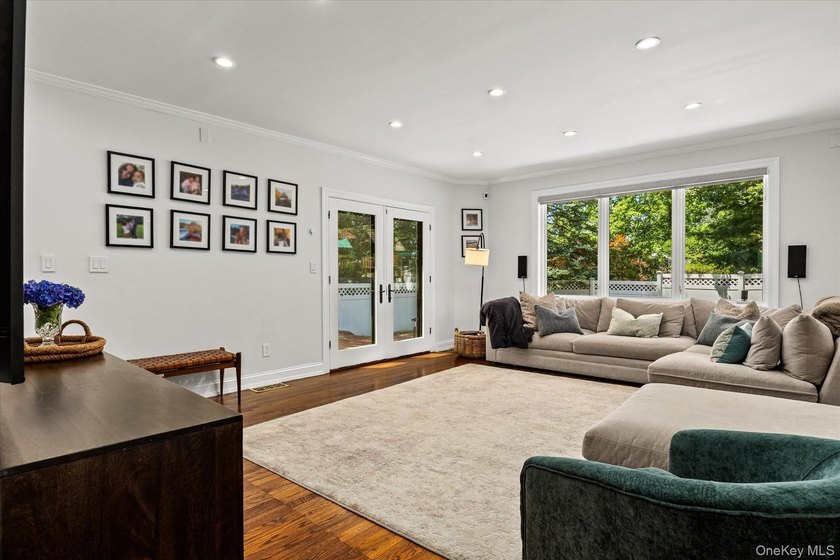 Welcome to this elegant, bright, and sun-drenched renovated - photo 9