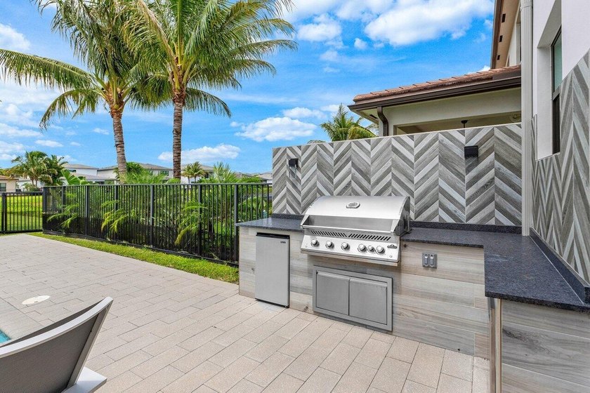 Rarely available and highly sought-after Laguna model in Lotus - photo 34