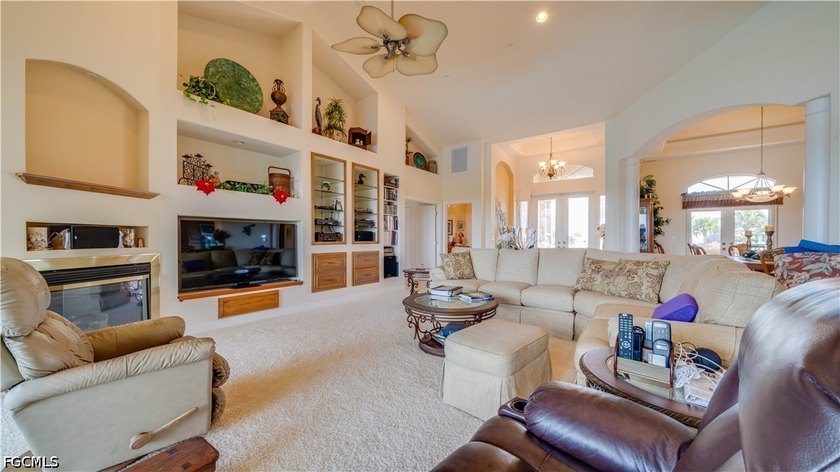 Exceptional Waterfront Luxury in Exclusive Jonathan Harbour! - photo 5