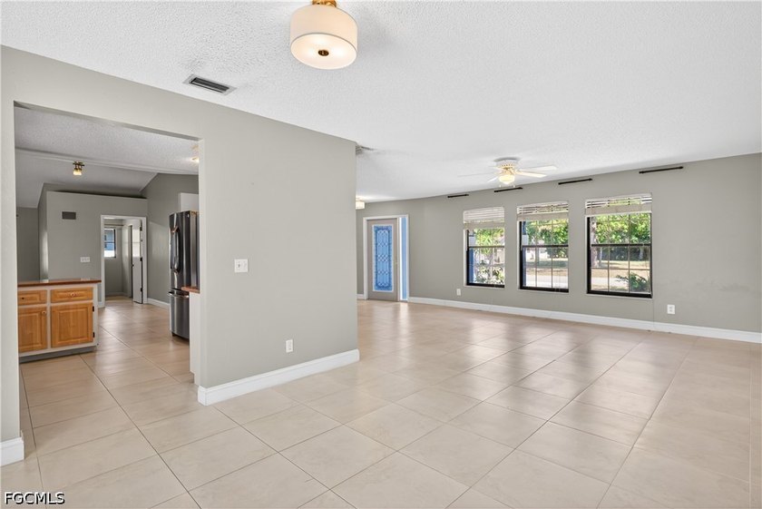 Welcome to your Waterfront Relaxation Place! This home offers - photo 8