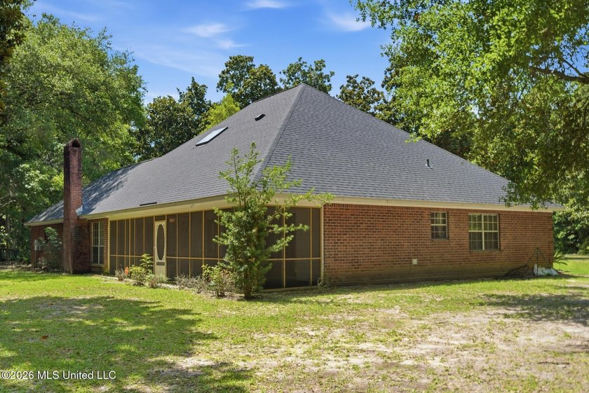 Nestled on approximately 1.5 acres at the end of a quiet - photo 27