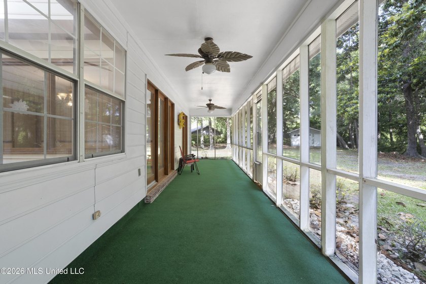 Nestled on approximately 1.5 acres at the end of a quiet - photo 28