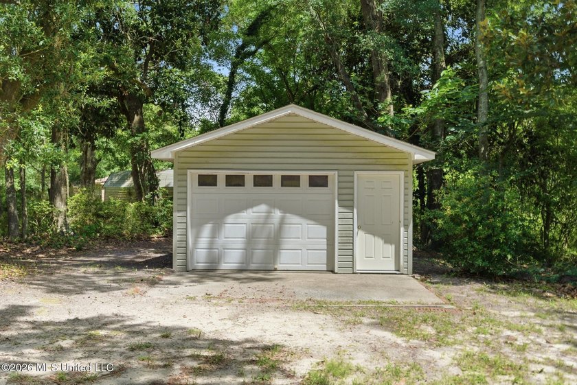 Nestled on approximately 1.5 acres at the end of a quiet - photo 32