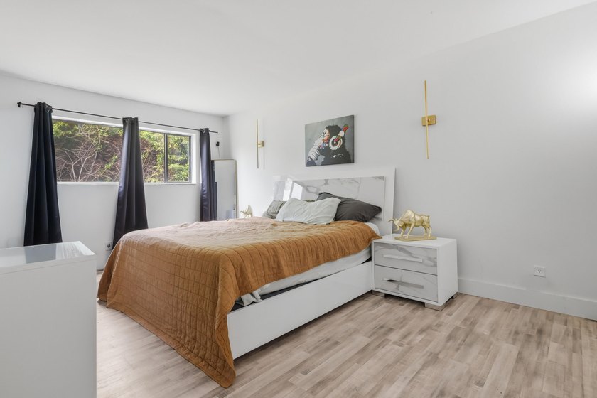 Welcome to this beautifully updated 2 bed 2 bath first-floor - photo 10